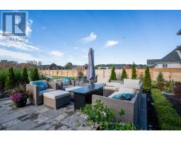 60 AUGUST CRESCENT - 10