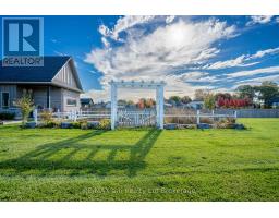 60 AUGUST CRESCENT - 13