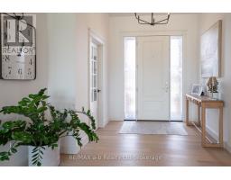 60 AUGUST CRESCENT - 17