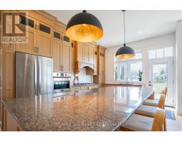 60 AUGUST CRESCENT - 18