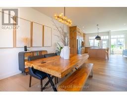 60 AUGUST CRESCENT - 25