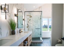 60 AUGUST CRESCENT - 28