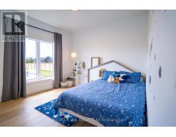 60 AUGUST CRESCENT - 31