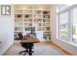 60 AUGUST CRESCENT - 32