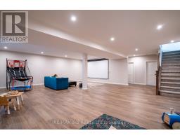 60 AUGUST CRESCENT - 38