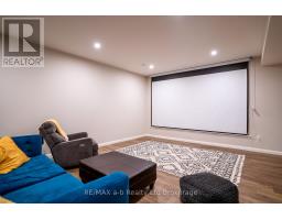 60 AUGUST CRESCENT - 39