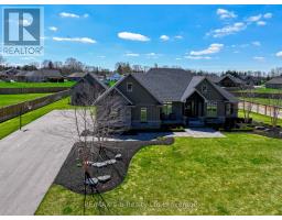 60 AUGUST CRESCENT - 4