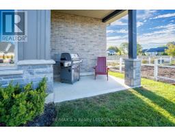 60 AUGUST CRESCENT - 7