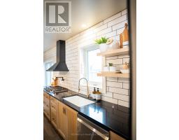 3 BELFAST CIRCLE - 16