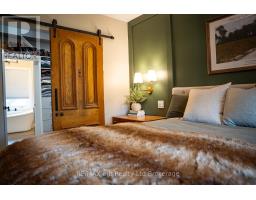 3 BELFAST CIRCLE - 20