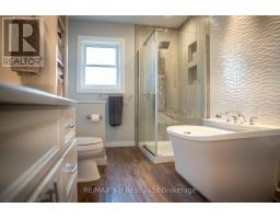 3 BELFAST CIRCLE - 26