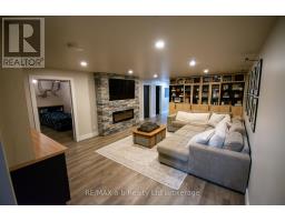 3 BELFAST CIRCLE - 34