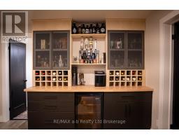 3 BELFAST CIRCLE - 35