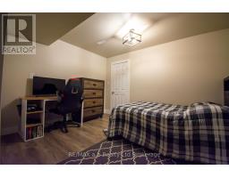 3 BELFAST CIRCLE - 38