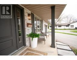 3 BELFAST CIRCLE - 4