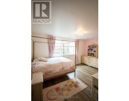 3 BELFAST CIRCLE - 40