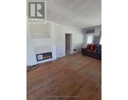 977 NORFOLK STREET N - 8