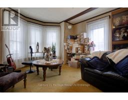 242 WONHAM STREET S - 5