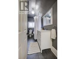 168 WELLINGTON STREET N - 30
