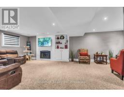 32 DEVON COURT - 13