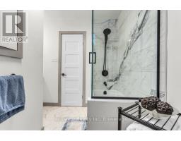 32 DEVON COURT - 22