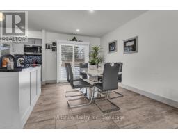 32 DEVON COURT - 5