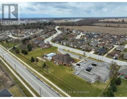 135 WESTON DRIVE - 31