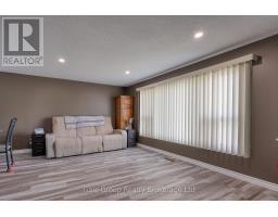 235 HUNTINGDON CRESCENT - 6