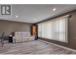 235 HUNTINGDON CRESCENT - 9