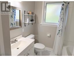 293 CLARKE STREET N - 17