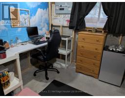 293 CLARKE STREET N - 20