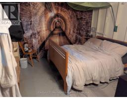 293 CLARKE STREET N - 21