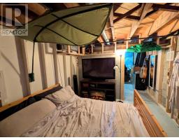 293 CLARKE STREET N - 22