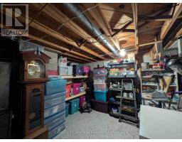 293 CLARKE STREET N - 23
