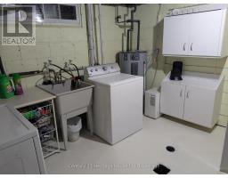 293 CLARKE STREET N - 25