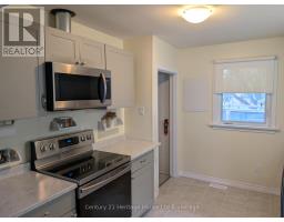 293 CLARKE STREET N - 8