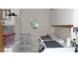 5 DEREHAM DRIVE - 12