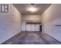 16 - 928 LORENE STREET - 32