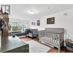 456 JOHN STREET S - 21