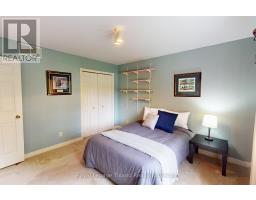 34 MARK CRESCENT - 24