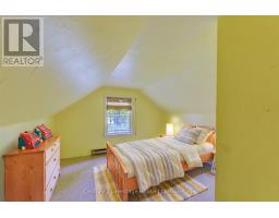 151 HURON STREET - 32