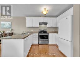 868 STONEGATE DRIVE - 5