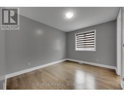 1343 UPPER THAMES DRIVE - 33