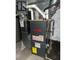 8 ERIE STREET - 22