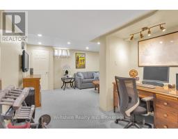 38 CAVANAUGH CRESCENT - 21
