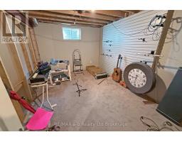 842 SPRINGBANK AVENUE N - 35