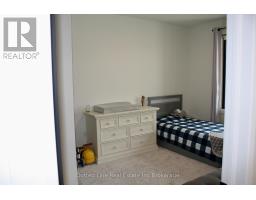 4 CHARLES COURT - 14