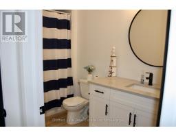 4 CHARLES COURT - 16