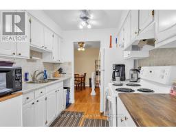 1 LAMERS COURT - 7