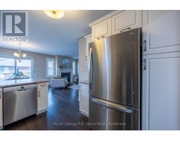 42 HOGARTH DRIVE - 16